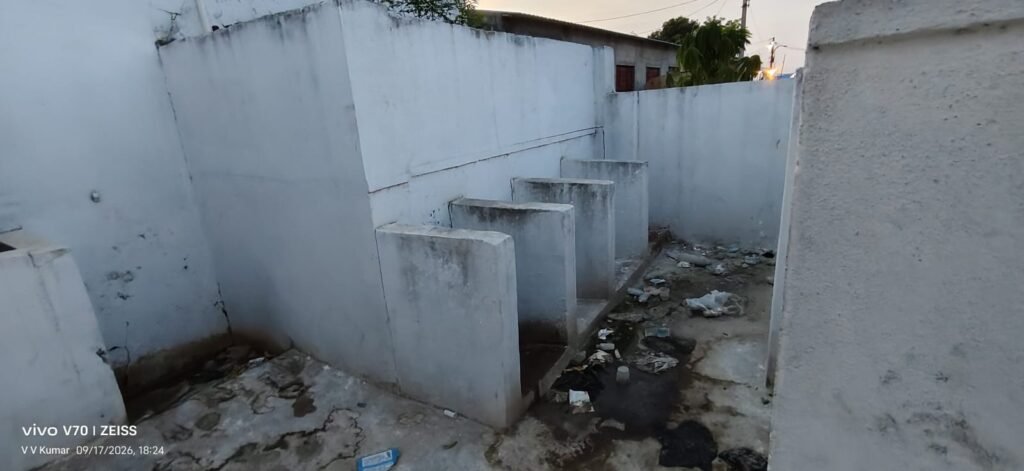 అద్వాన్న స్థితిలో మూత్రశాలలు