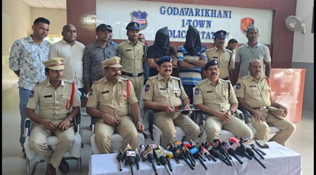 ప్రేమ, ఈర్ష్యతో యువతి హత్య.. ఆత్మహత్యగా చిత్రీకరించే ప్రయత్నం