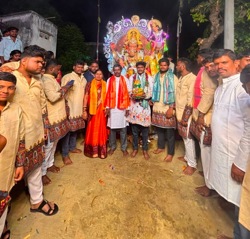 శ్రీ సాయి యూత్ ఆధ్వర్యంలో వినాయకుడి లడ్డూలకు వేలం పాట