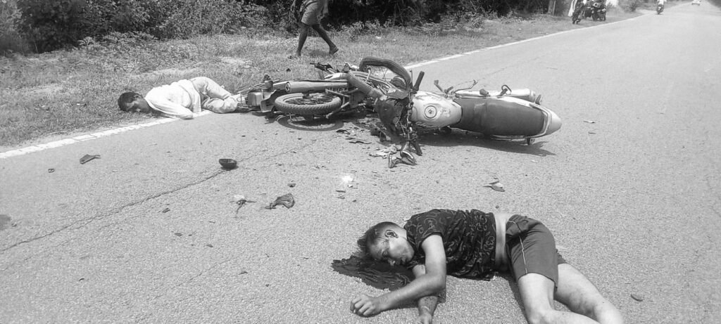 బైక్‌లు ఢీకొని ఇద్దరు మృతి