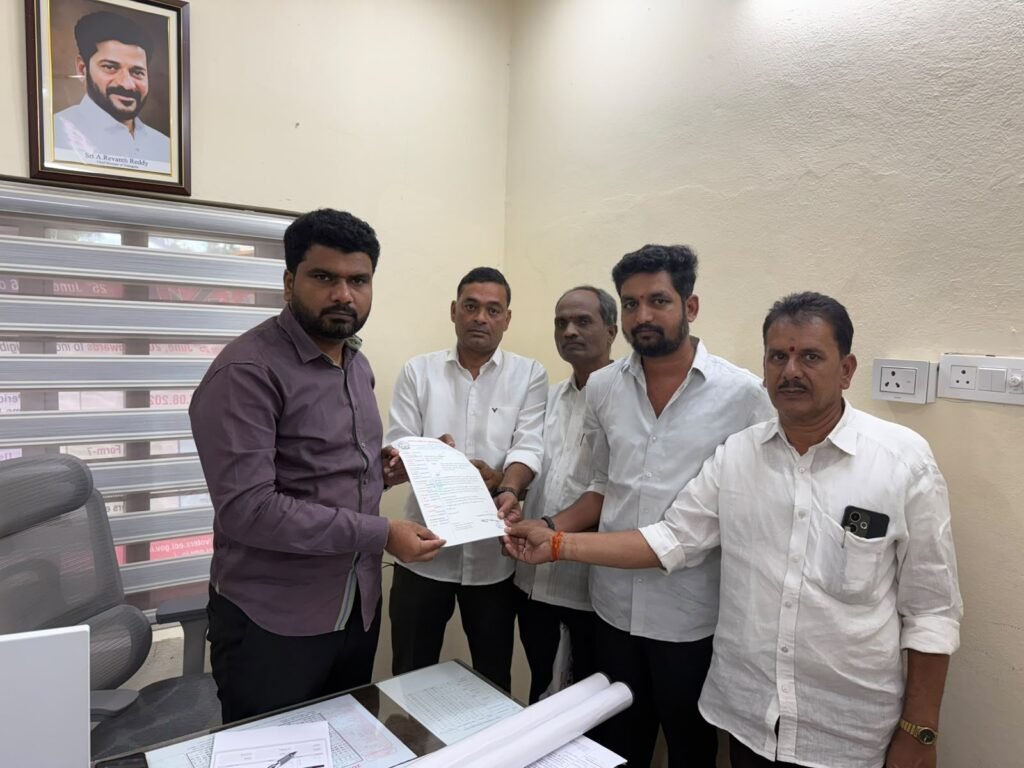 రాయల్ ఎన్‌ఆర్‌ఐ సిటీ పార్కు స్థలానికే ఎసరు