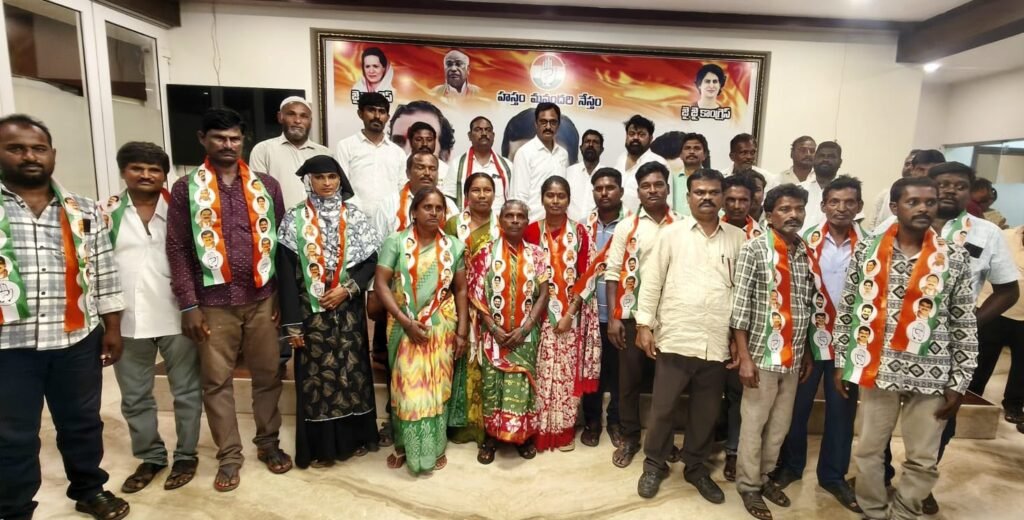 కాంగ్రెస్ లో భారీగా చేరికలు