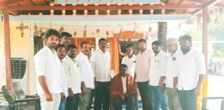 శ్రీ లక్ష్మీ నరసింహ స్వామి దేవాలయ చైర్మన్ కొమ్ము నరసింహారావుకు ఘన సన్మానం