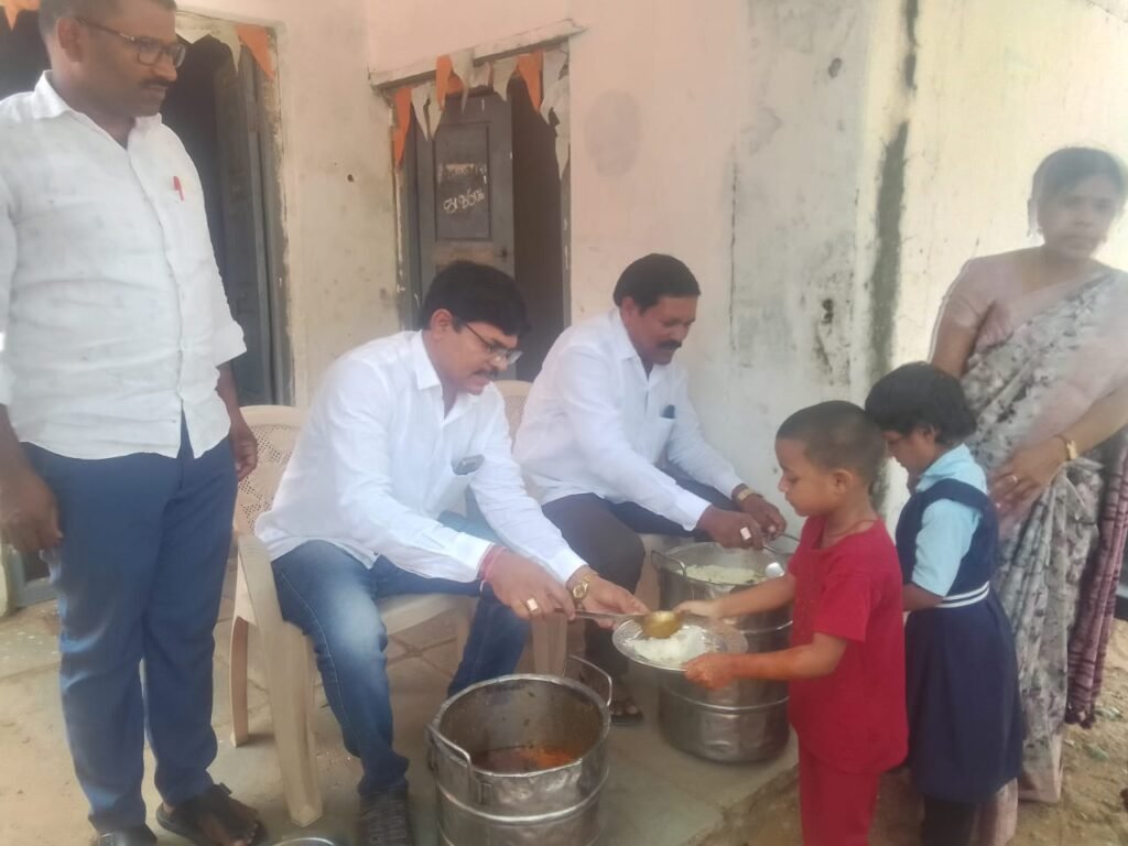 నాగర్‌కుంట పాఠశాలలో అక్షయపాత్ర మధ్యాహ్న భోజనం ప్రారంభం