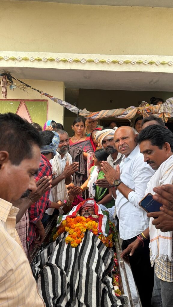 పత్లోతు తావుర్య పార్థివదేహానికి నివాళులర్పించిన ఎమ్మెల్సీ కేతావత్ శంకర్ నాయక్