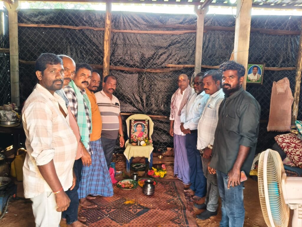 మృతురాలి కుటుంబానికి పరామర్శ