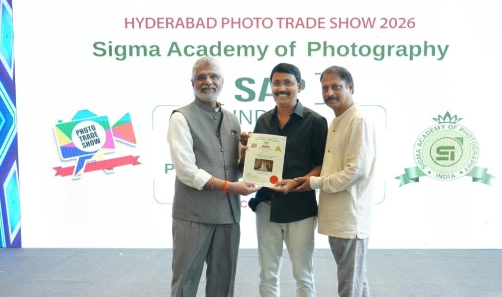ఫోటోగ్రాఫర్ విజ‌య‌గిరి రాంబాబుకు జాతీయ స్థాయి అవార్డు పుర‌స్కారం