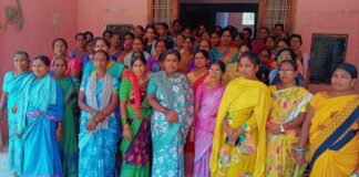 కబ్జా చేసిన భూమిని స్వాధీనం చేసుకునే వరకు పోరాటం ఆపేది లేదంటున్న మహిళా సంఘాలు