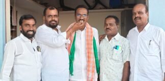 చేర్యాల మార్కెట్ కమిటి వైస్ చైర్మన్ ను సన్మానించిన మద్దూరు విలేకరుల