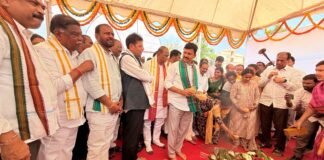 మల్కాజ్గిరి కార్పొరేషన్ ఘట్కేసర్ సర్కిల్ పోచారం డివిజన్లో ఇందిరమ్మ ఇండ్ల టవర్స్కు శంకుస్థాపన