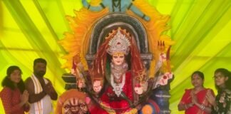 దుర్గమాతకు పూజలు చేసిన 7వార్డు సభ్యులు.. బోగి సరస్వతి సుధాకర్