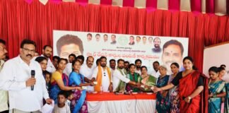 స్మార్ట్ రేషన్ కార్డుల పంపిణీ