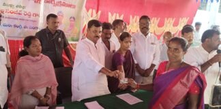 తడ్కల్లో సీసీ రోడ్డు పనులకు శ్రీకారం