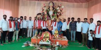 దుర్గామాతను దర్శించుకుని అన్నదాన కార్యక్రమాన్ని ప్రారంభించిన వేముల మహేష్ గౌడ్