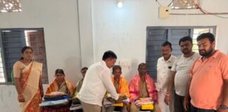 రాజబొల్లారం తాండలో పారిశుద్ధ్య కార్మికులకు ఘన సన్మానం