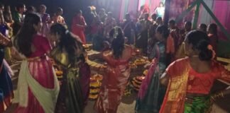 ఘనంగా దుర్గా కాలనీలో సద్దుల బతుకమ్మ సంబరాలు