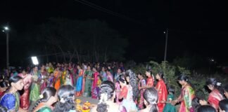 అల్లవాడలో మొదలైన బతుకమ్మ సందడి