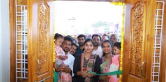 పాలకుర్తి పట్టణంలో వార్డు సభ్యులు కళ్యాణి సందీప్ నూతన గృహప్రవేశ వేడుకలో పాల్గొన్న ఎమ్మెల్యే యశస్విని రెడ్డి