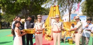 పోలీసుల త్యాగాలు, సేవలు చిరస్మరణీయం