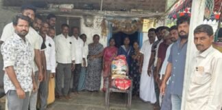 రాములు కుటుంబానికి గౌడ సంఘం చేయూత