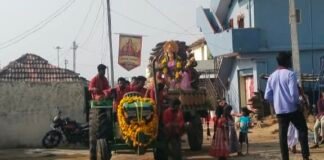 వెళ్తూ వెళ్తూ మా అందరినీ చల్లగా చూడమ్మా