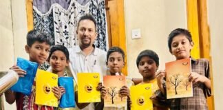 బాలాజీ నగర్లో చిన్నారులకు విద్యా సామగ్రి పంపిణీ