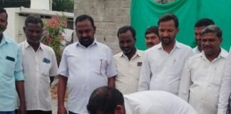 సీసీ రోడ్డును ప్రారంభించిన గ్రామ సర్పంచ్ నకిర్త రాజు